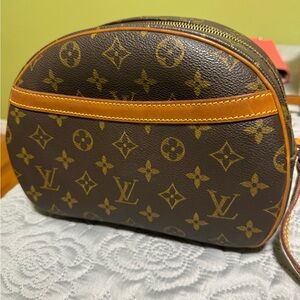 Authentic Louis Vuitton Blois Bag